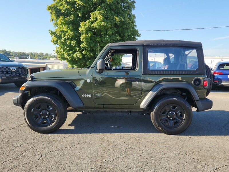 2021 Jeep Wrangler Sport photo 5