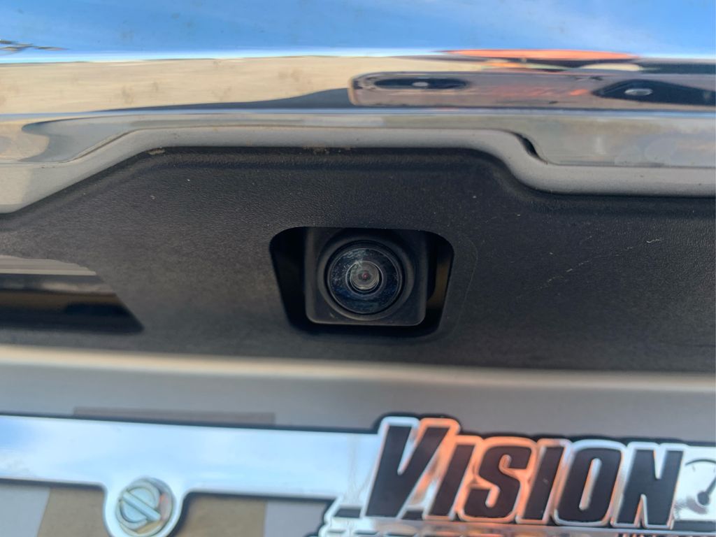 2020 Nissan Rogue SV photo 13
