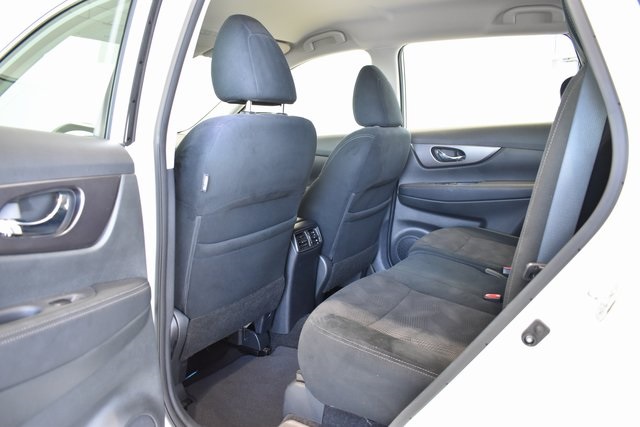 2016 Nissan Rogue S photo 13