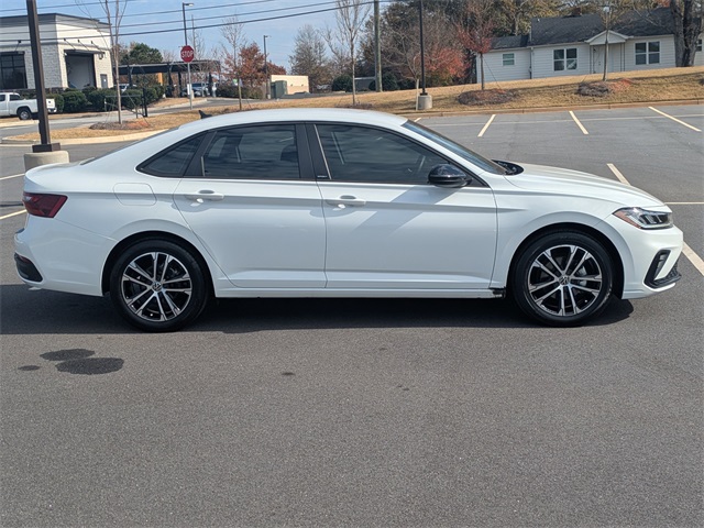 2026 Volkswagen Jetta 1.5T Sport photo 3
