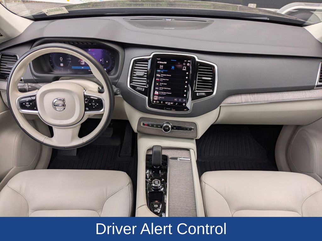 2023 Volvo XC90 Plus photo 14