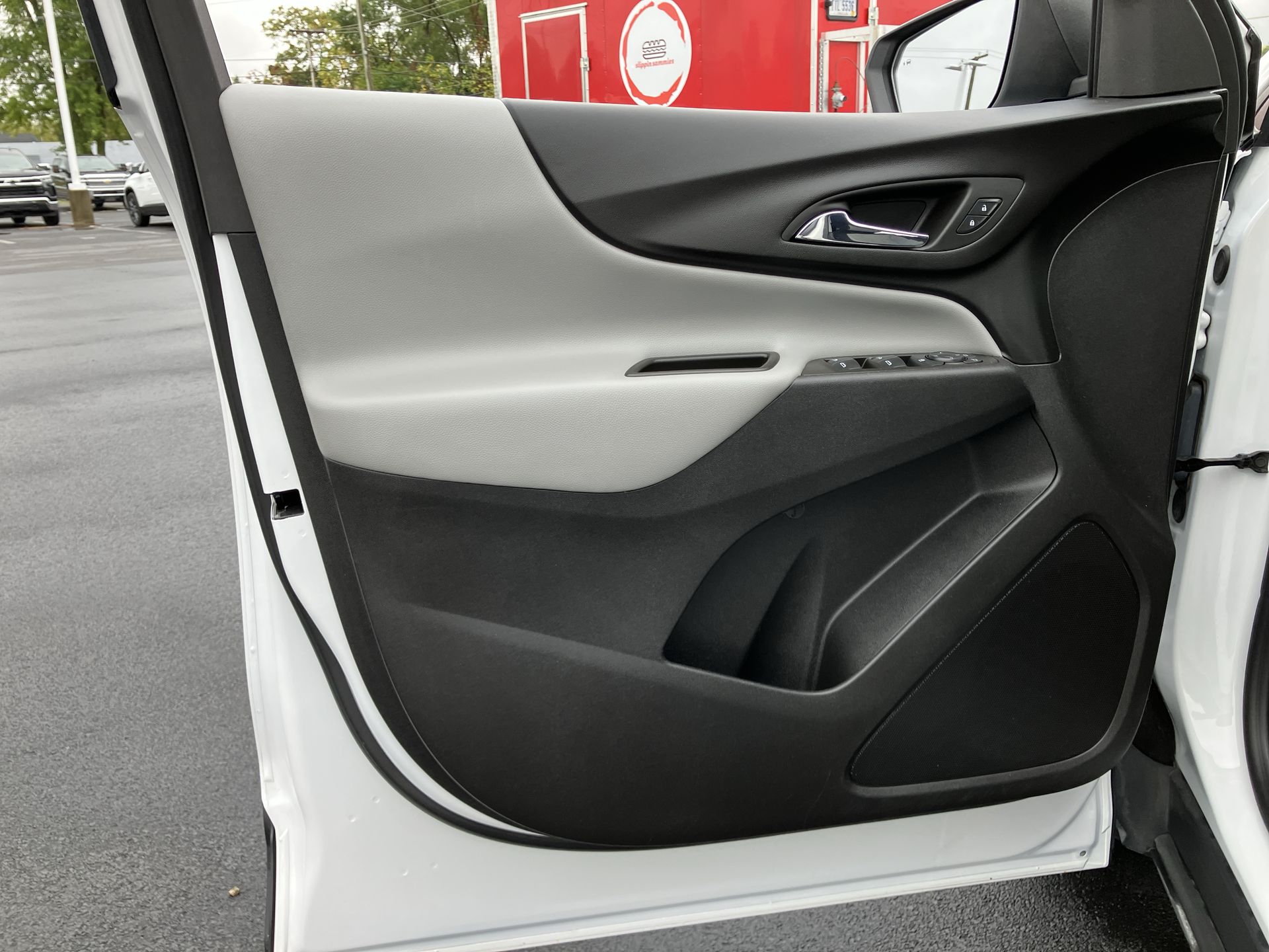 2024 Chevrolet Equinox LS photo 29