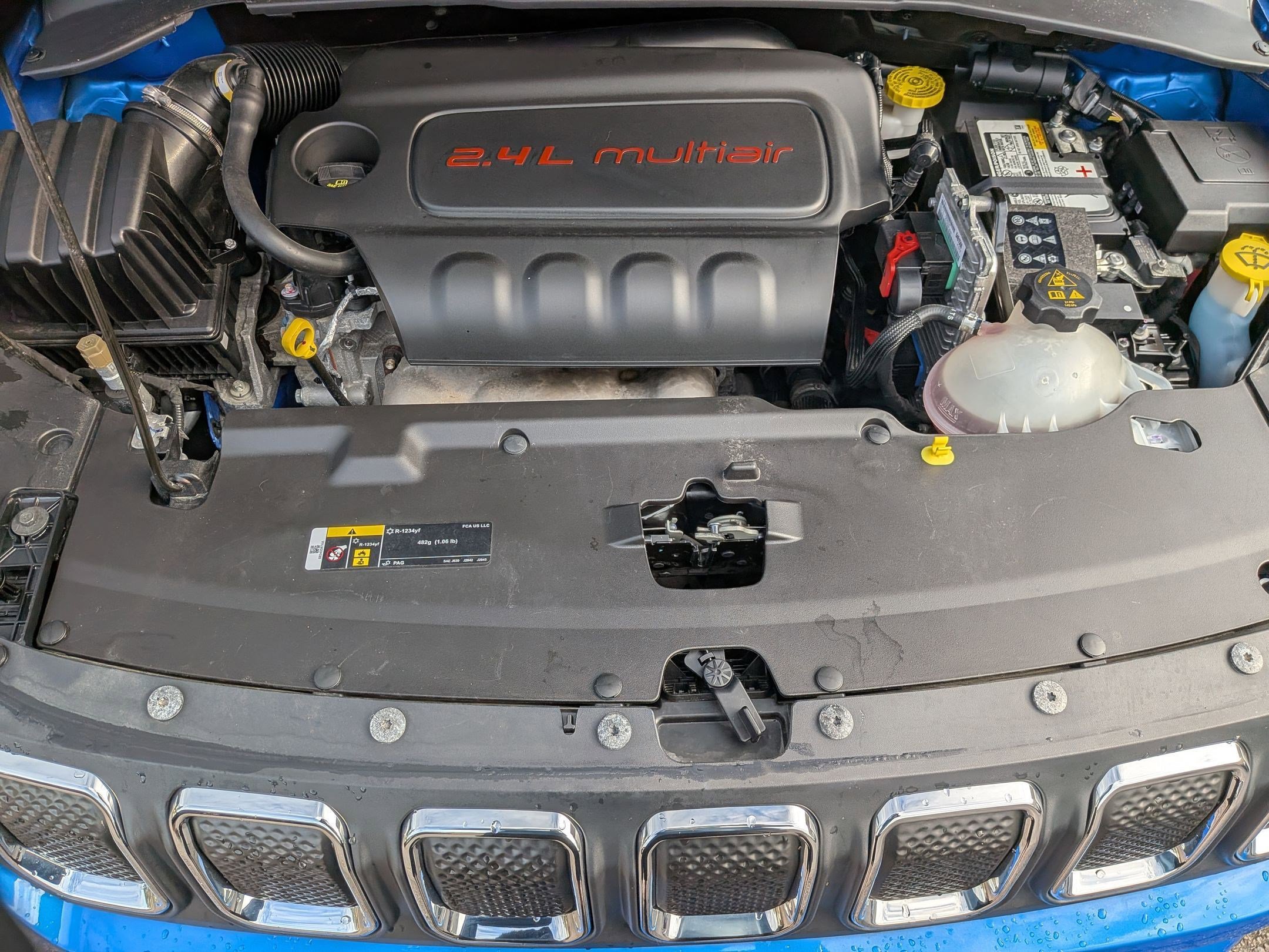 2022 Jeep Compass Latitude Lux photo 38