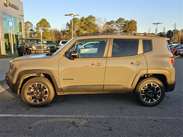 2023 Jeep Renegade Altitude photo 3