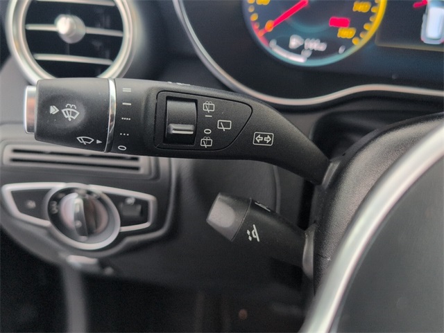2022 Mercedes Benz GLC 300 photo 24