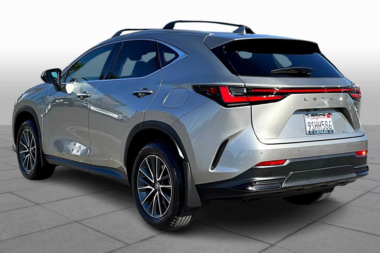 2025 Lexus NX 250 photo 11