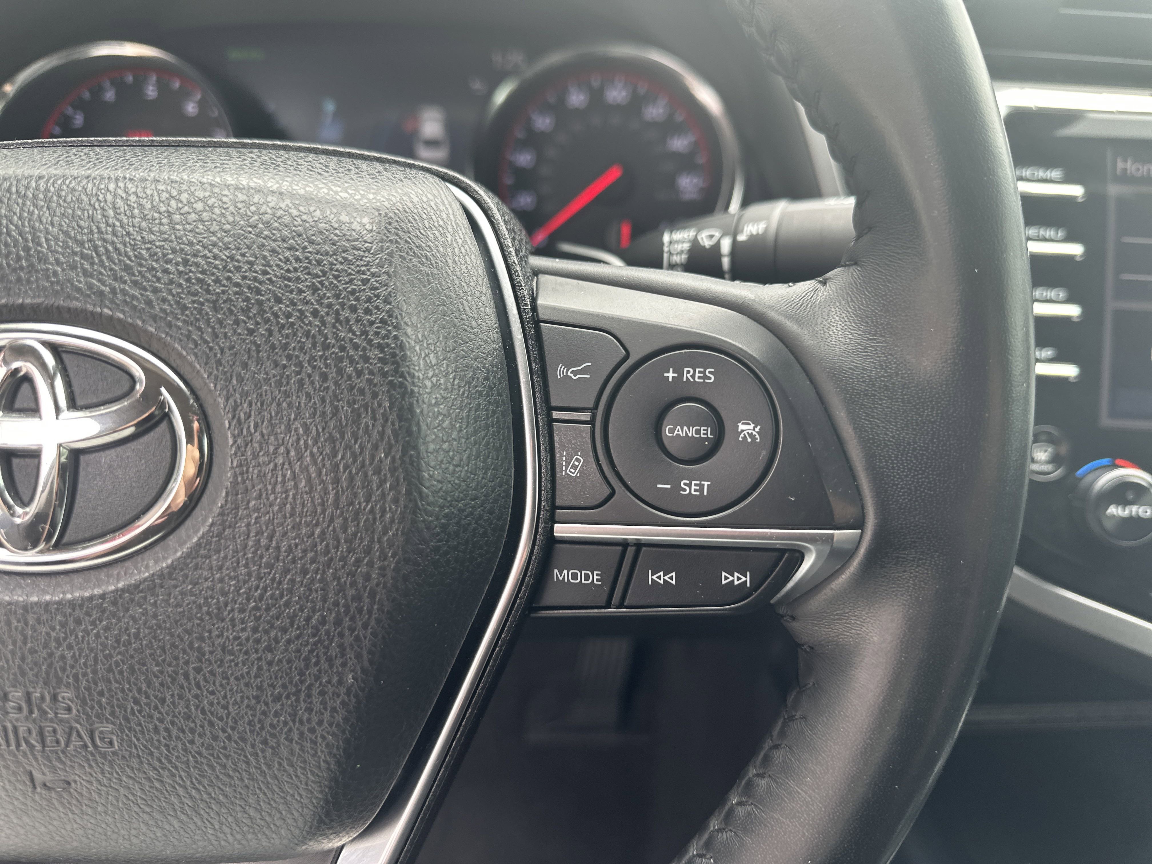 2020 Toyota Camry XSE photo 5