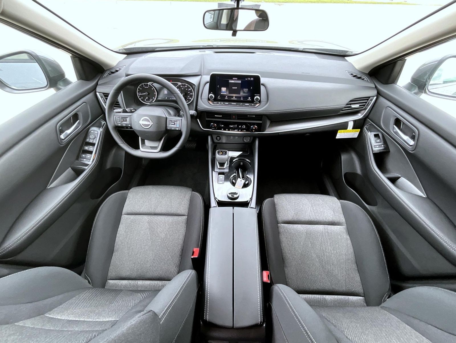 2026 Nissan Rogue SV photo 13