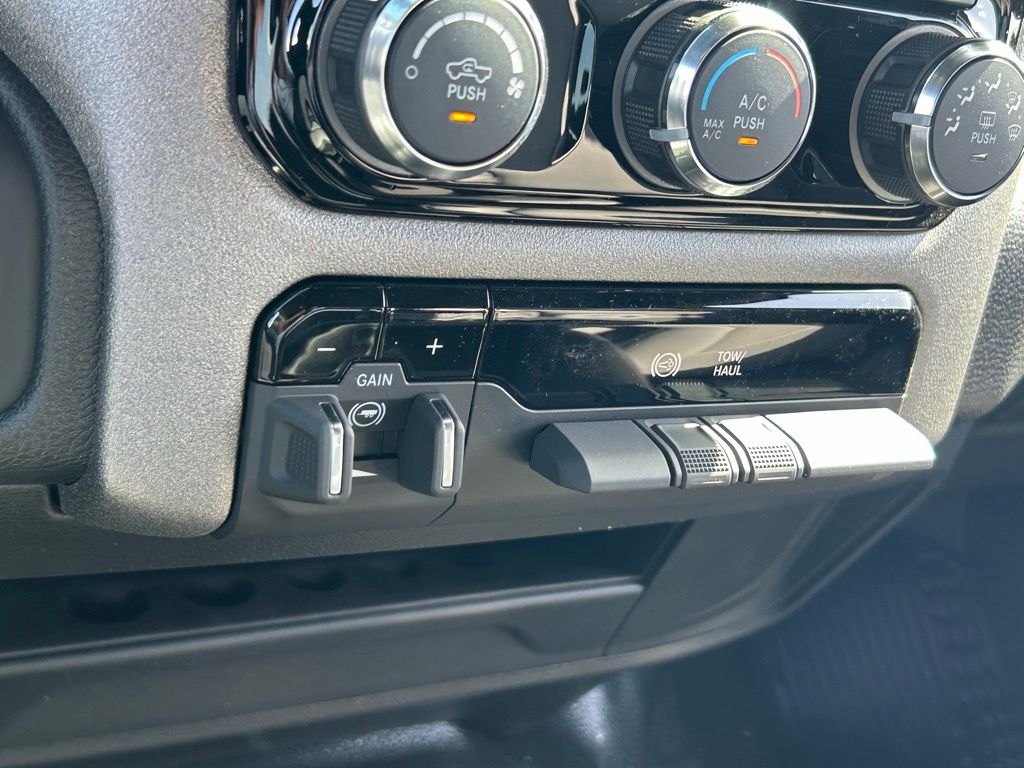 2025 Ram 2500 Tradesman photo 37