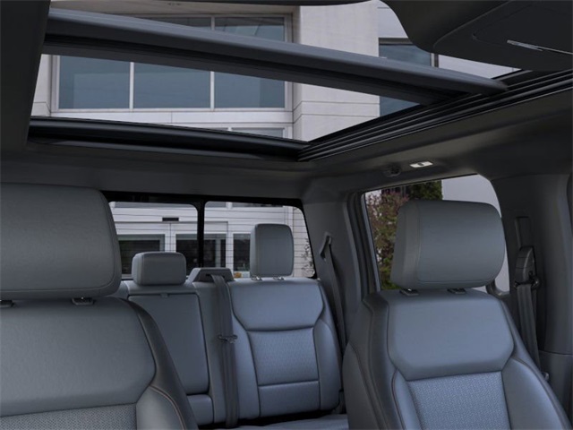 2025 Ford F-150 Lightning Lariat photo 19