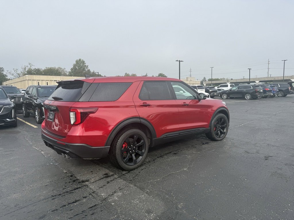 2022 Ford Explorer ST photo 3