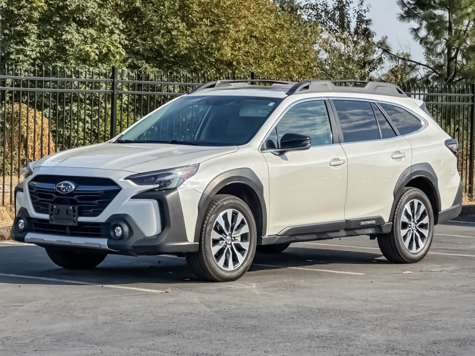 2023 Subaru Outback Limited photo 2