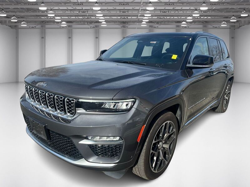 2022 Jeep Grand Cherokee Summit Reserve's photo