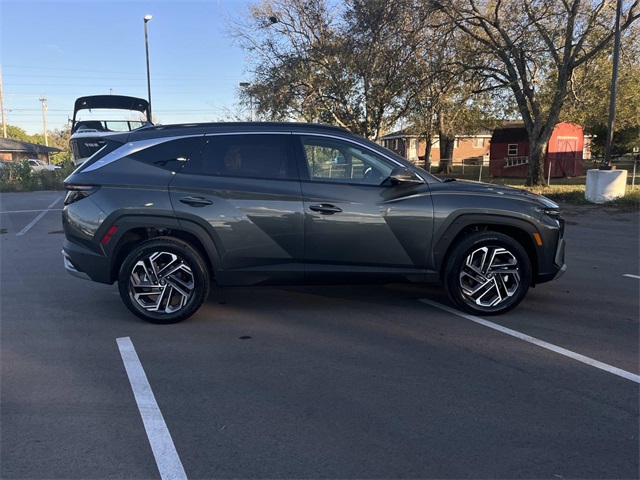 2025 Hyundai Tucson Hybrid Limited photo 4