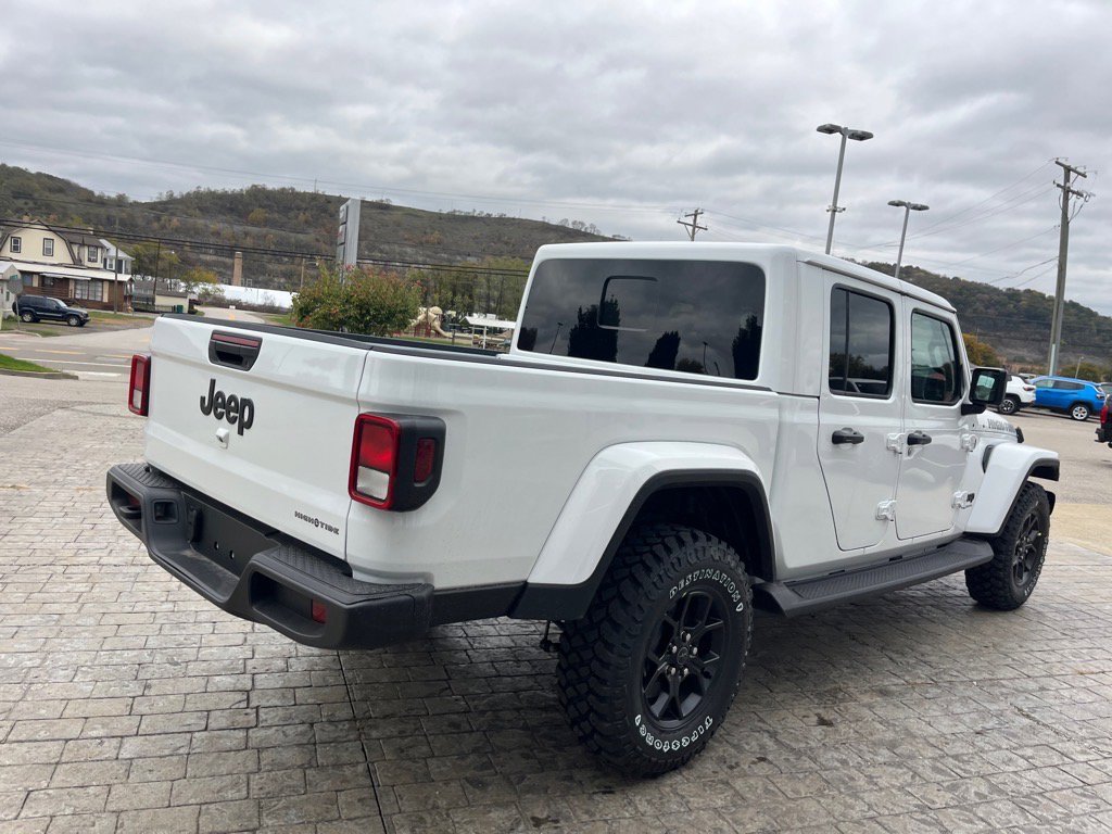 2025 Jeep Gladiator Sport photo 3