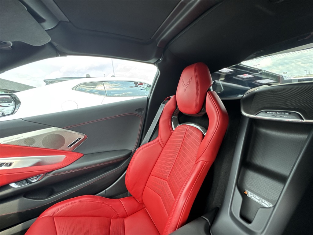 2023 Chevrolet Corvette Stingray 2LT photo 12