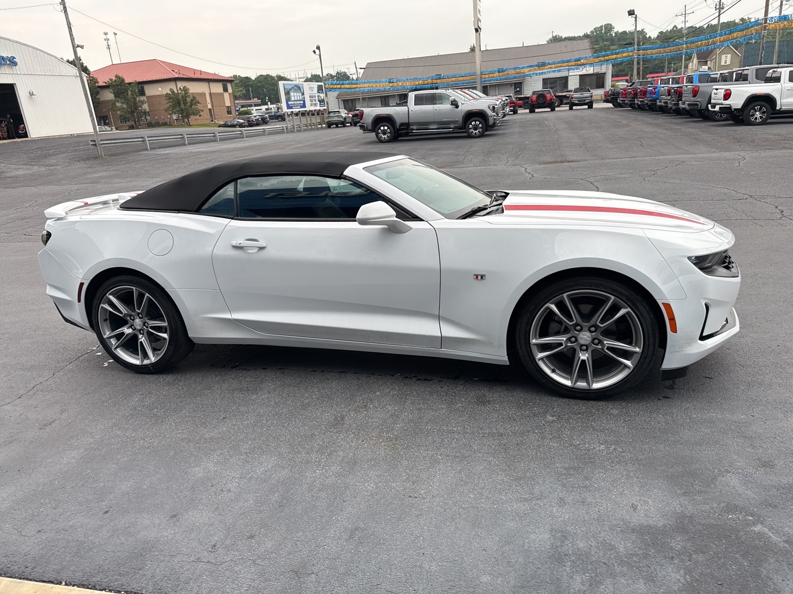 2024 Chevrolet Camaro 1LT photo 12