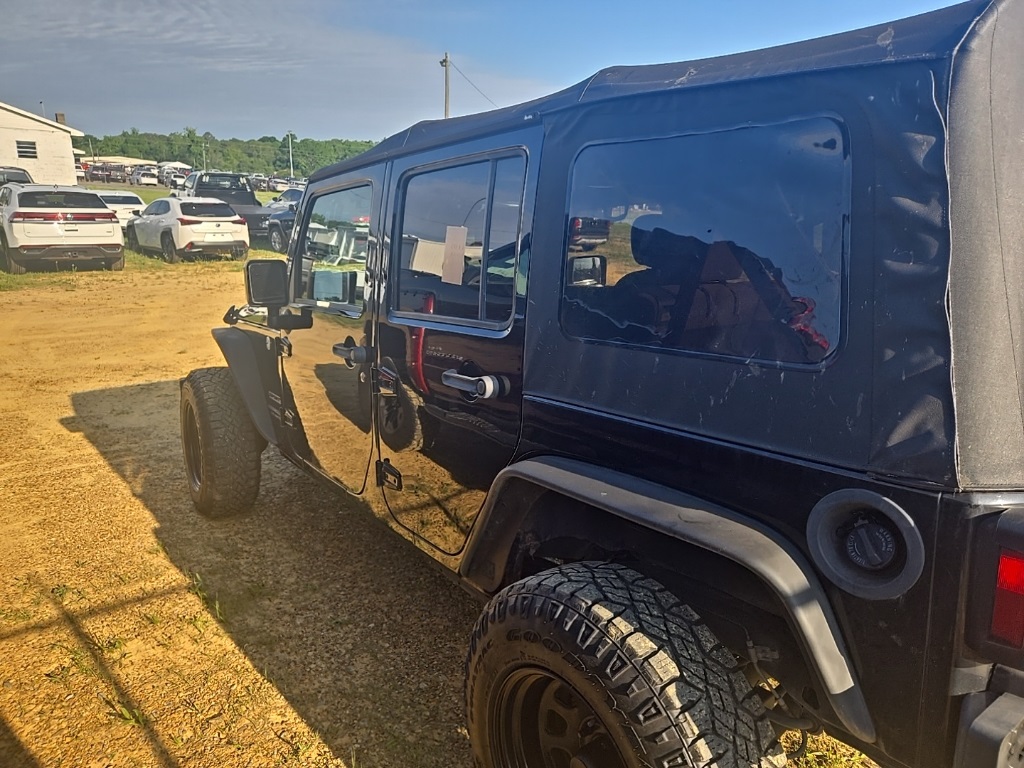 2017 Jeep Wrangler Unlimited Sport photo 4