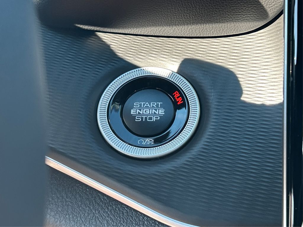 2025 Jeep Grand Cherokee Laredo X photo 32