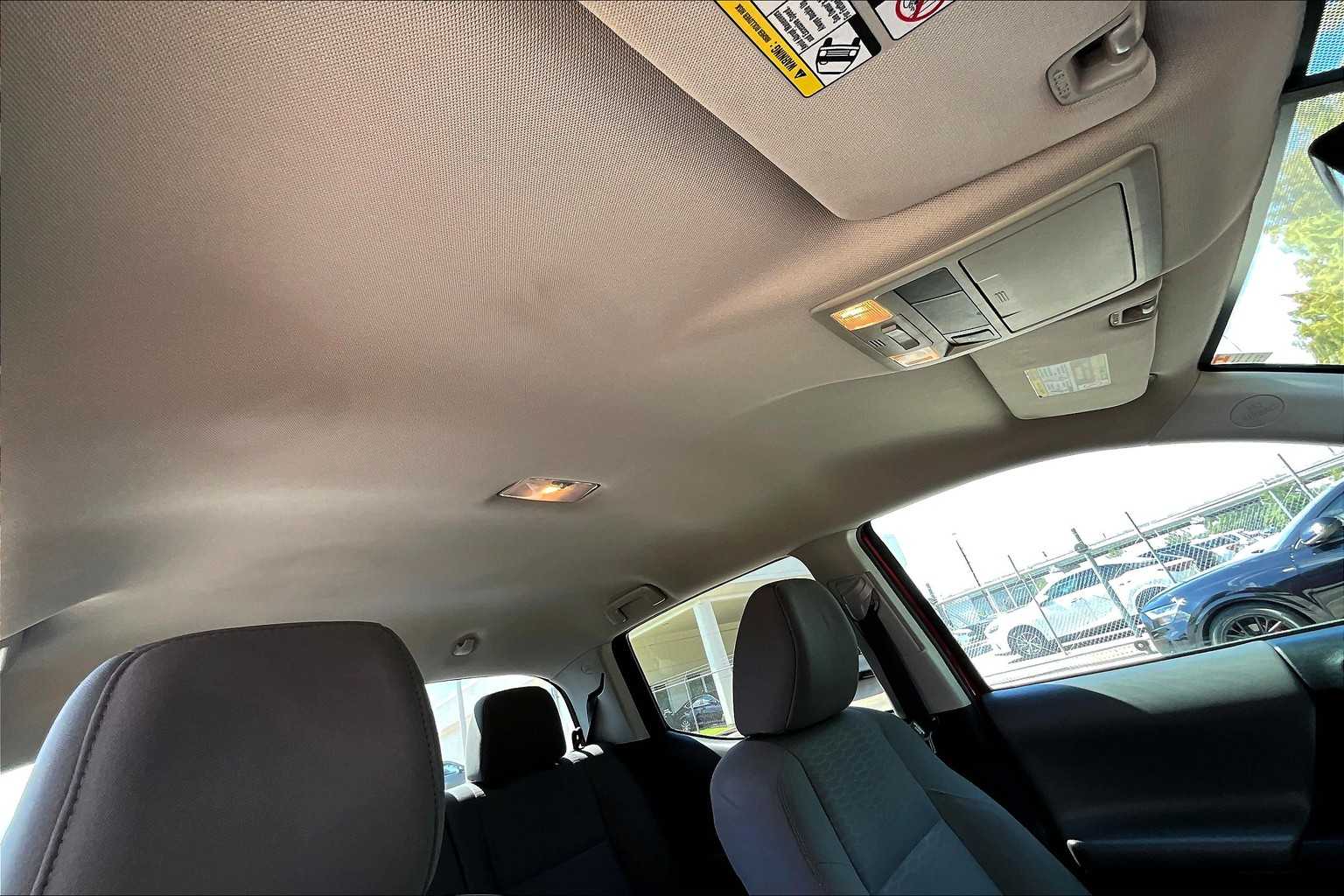 2017 Toyota Tacoma SR5 photo 12