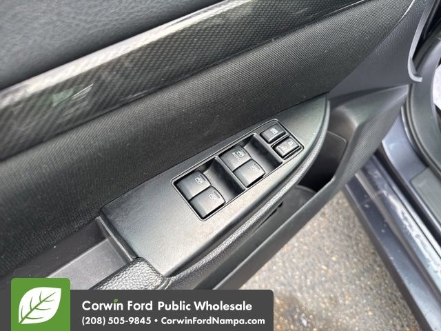 2013 Subaru Legacy 2.5i photo 12