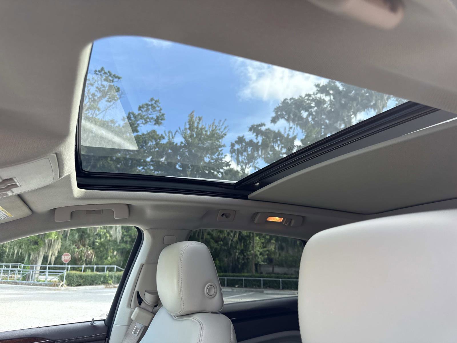 2016 Cadillac SRX Luxury photo 25