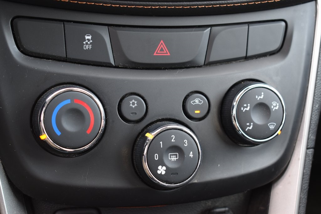 2020 Chevrolet Trax LS photo 12