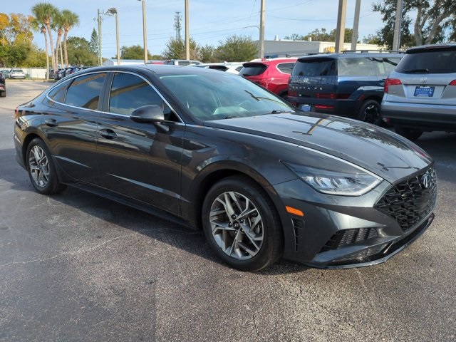 2021 Hyundai Sonata SEL photo 2