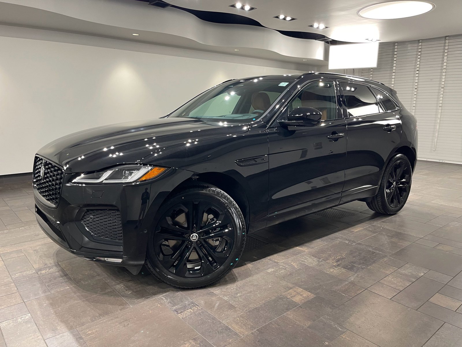 2026 Jaguar F-Pace R-Dynamic S's photo