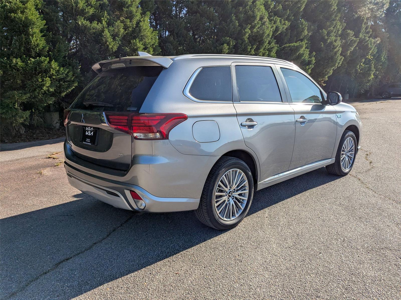 2020 Mitsubishi Outlander PHEV SEL photo 6