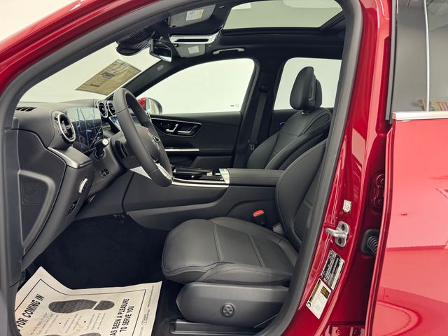 2025 Mercedes Benz GLC 300 photo 11