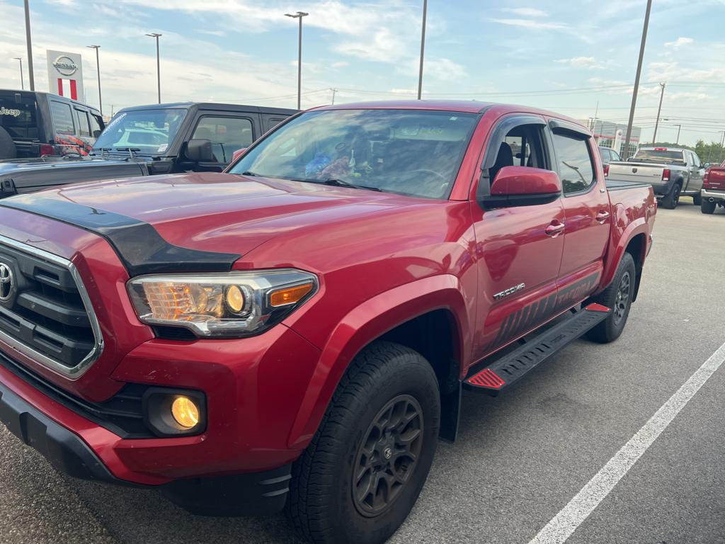 2017 Toyota Tacoma SR5 photo 3