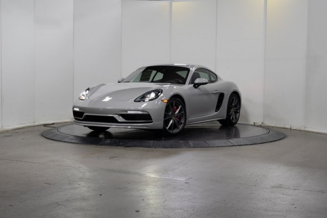 PORSCHE ANIMATED POWERPOINT PRESENTATION!! by Aventra