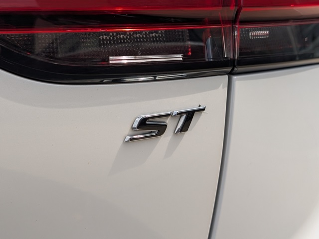 2023 Buick Envision Essence photo 30