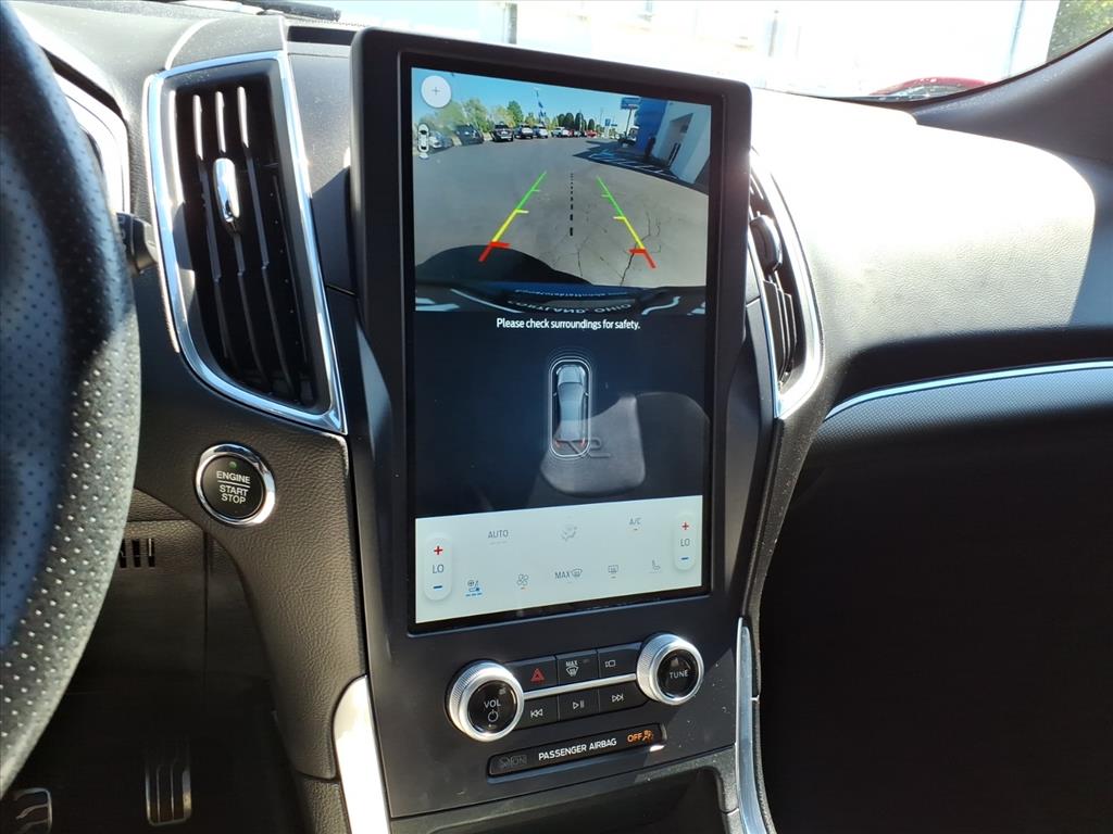 2021 Ford Edge ST photo 16