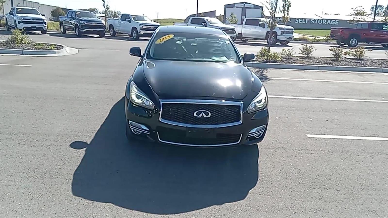 2015 Infiniti Q70 Premium photo 3