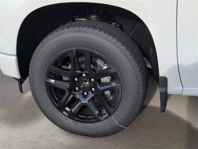 2026 Chevrolet Silverado Custom photo 4