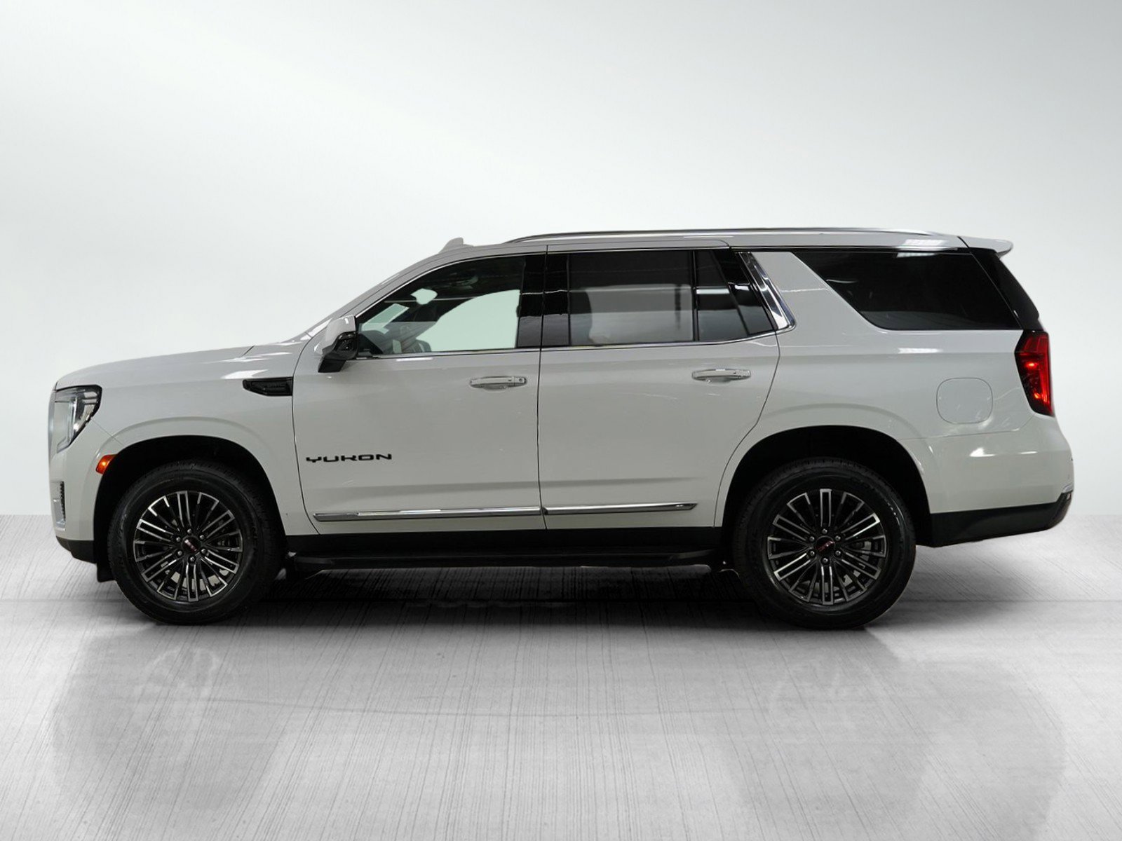 Used 2023 GMC Yukon SLT with VIN 1GKS2BKT6PR496583 for sale in Bloomington, Minnesota