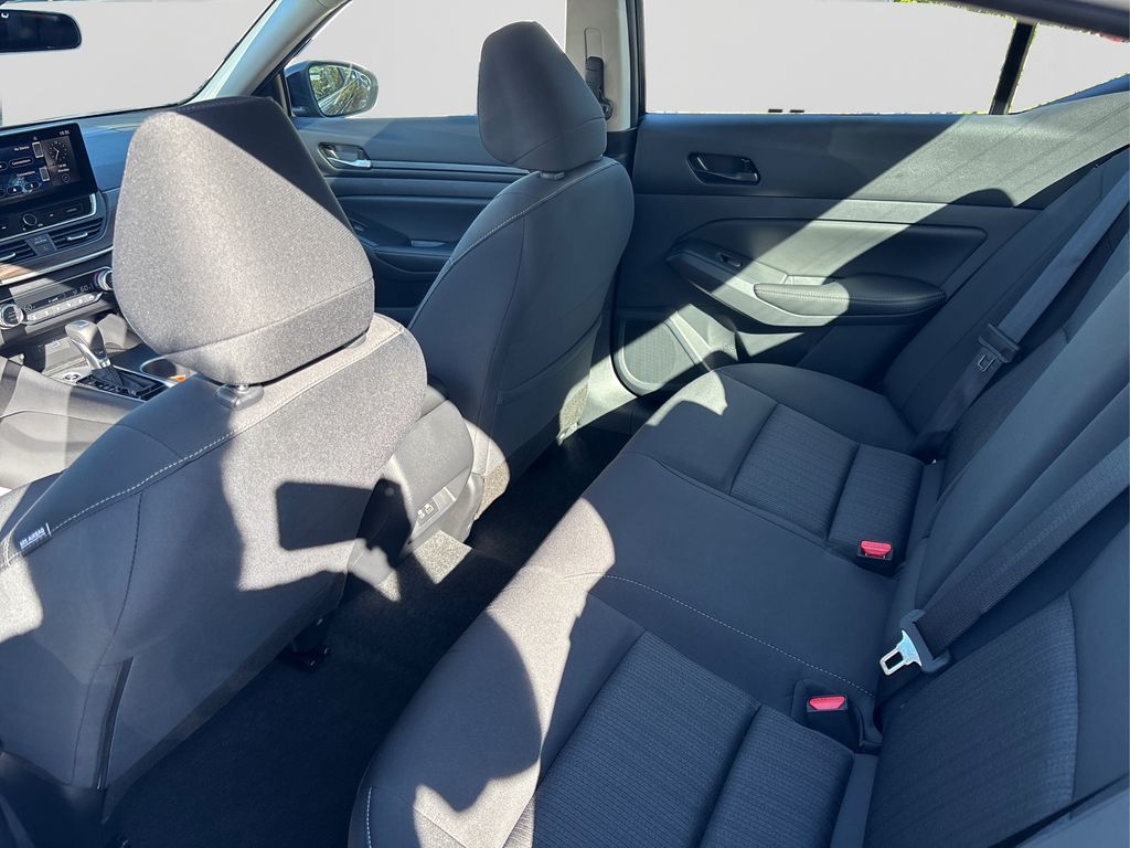 2025 Nissan Altima 2.5 SV photo 10