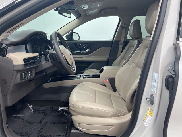 2022 Lincoln Corsair Standard photo 15