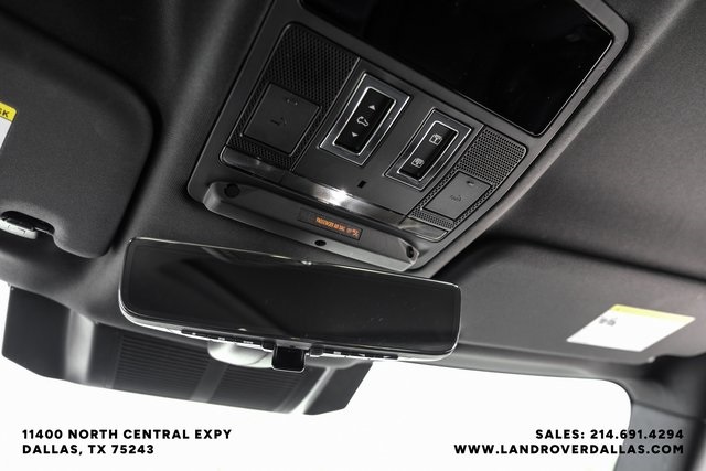 2025 Land Rover Defender 110 X-Dynamic SE photo 27