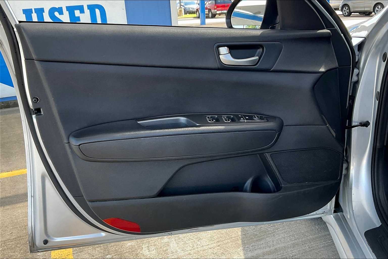 2020 Kia Optima LX photo 20