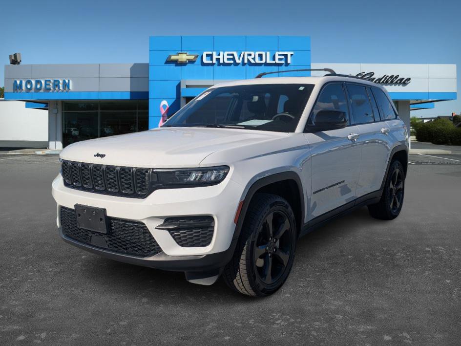 2023 Jeep Grand Cherokee Altitude's photo