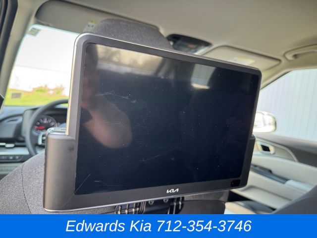 2023 Kia Carnival LX photo 15