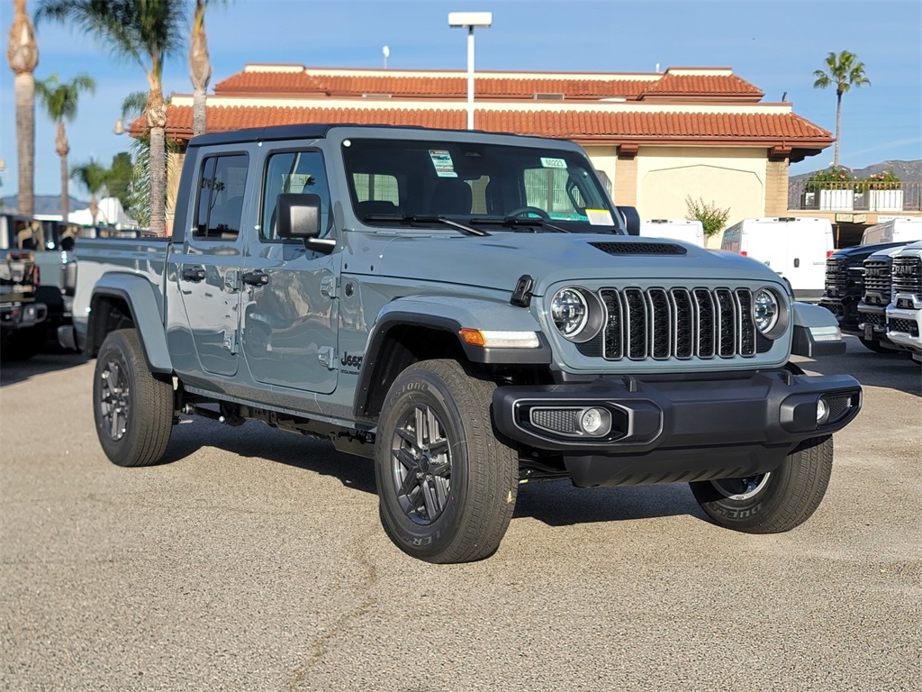 2026 Jeep Gladiator Sport S's photo