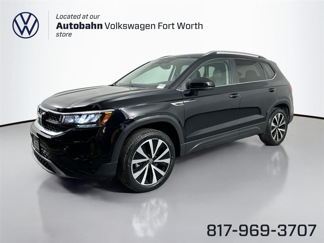 2023 Volkswagen Taos SE's photo