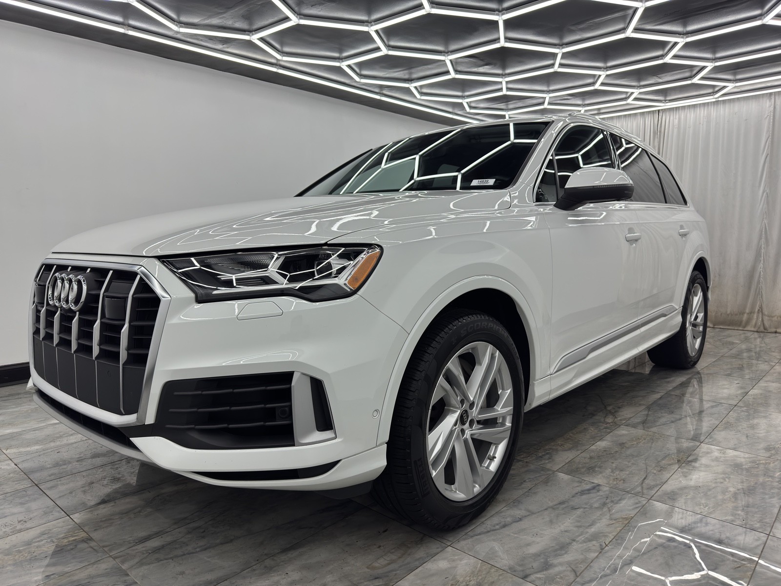 2023 Audi Q7 Premium Plus photo 3