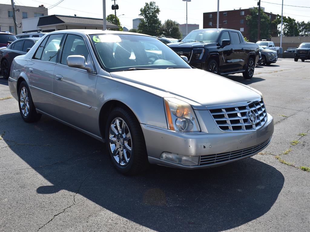 2008 Cadillac DTS photo 3