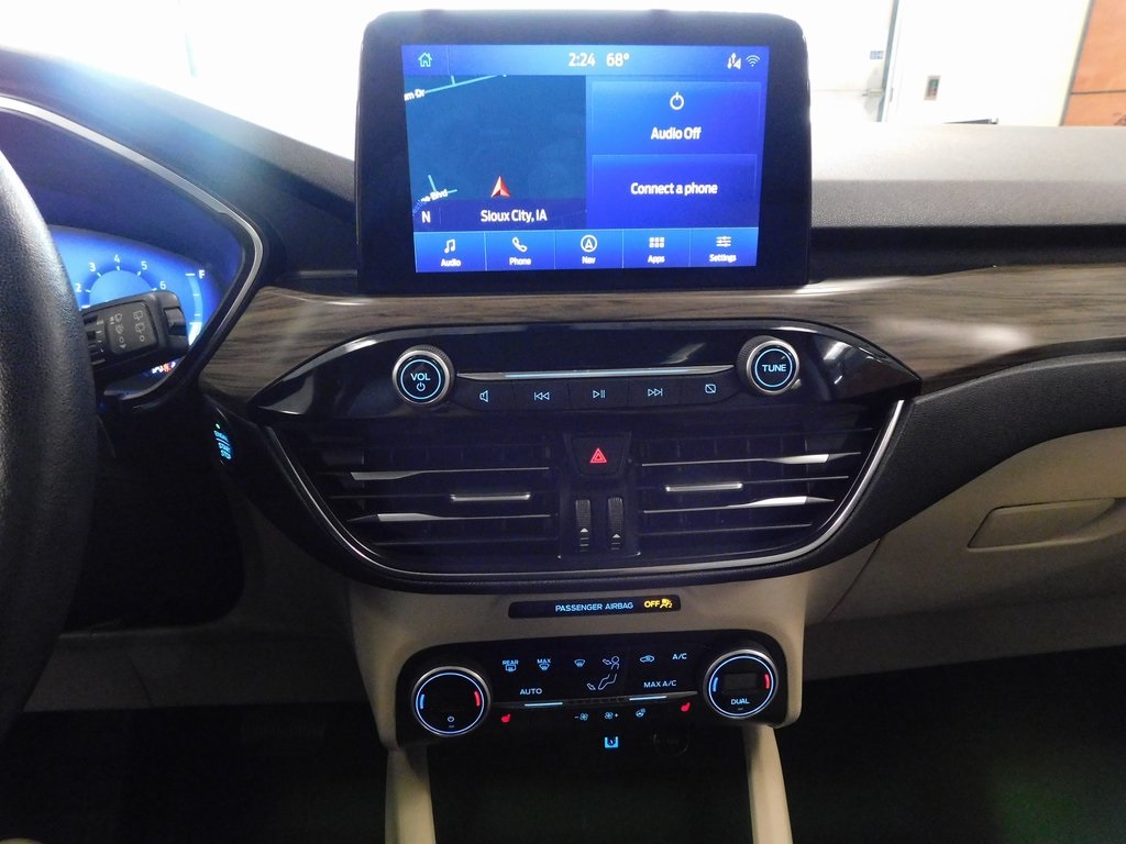 2020 Ford Escape Titanium photo 25