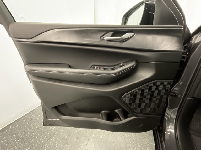 2025 Jeep Grand Cherokee Altitude X photo 9